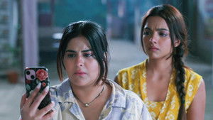 Pari Plots Against Rajini