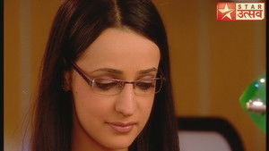 Gunjan Leaves for Morena